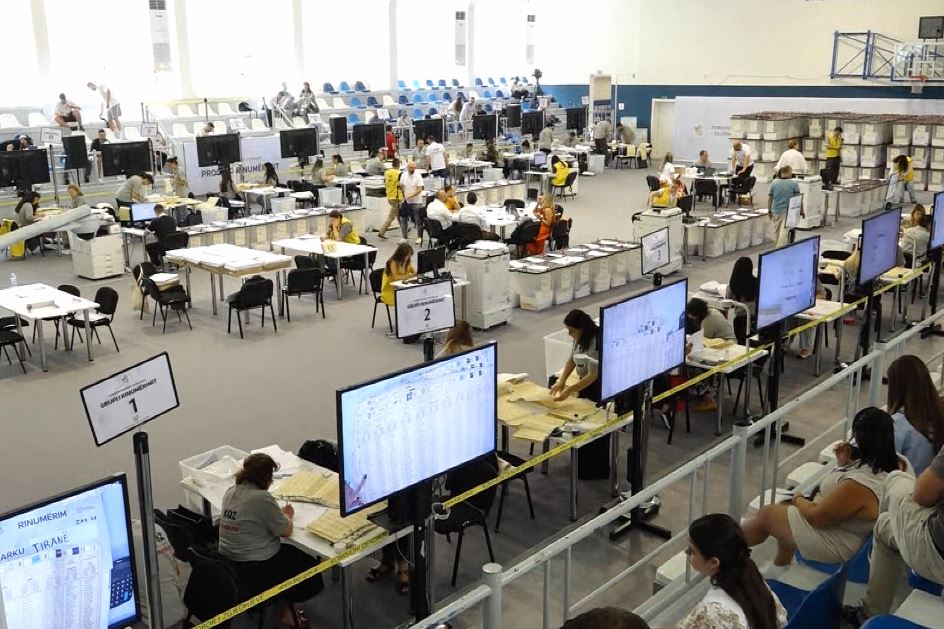 Nis rinumërimi për Fierin, hapen 587 kuti votimi në të gjithë qarkun